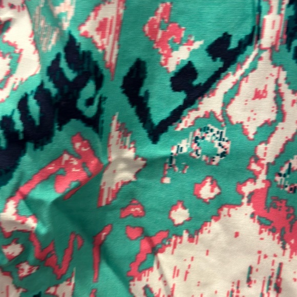 Sleeveless ruffled collar top - Picture 2 of 5